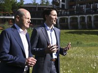 Trudeau, Scholz aim to boost business as German chancellor visits Canada